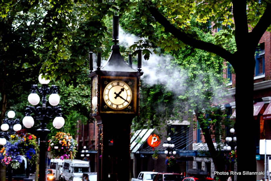 steam-powered clock color